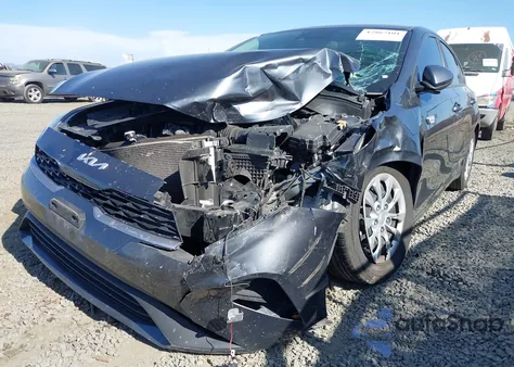 2022 Kia Forte Fe z USA, uszkodzony, nr VIN 3KPF24AD2NE474754